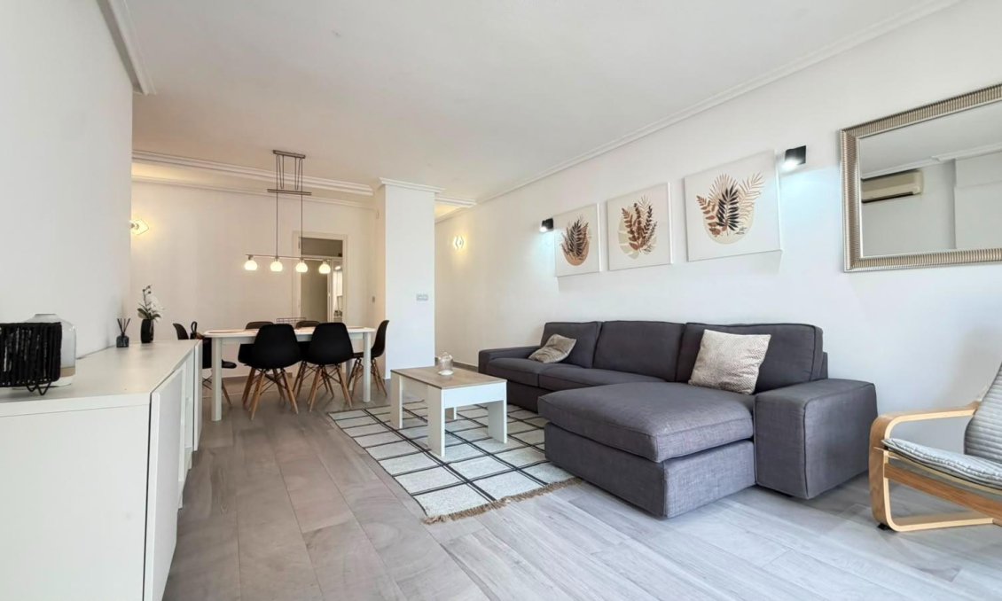 Használt Ingatlanok - Apartman -
Torrevieja - Centrum - Muelle Pesquero