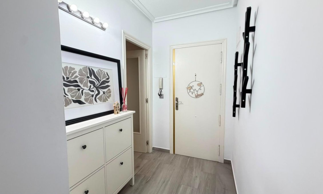 Használt Ingatlanok - Apartman -
Torrevieja - Centrum - Muelle Pesquero