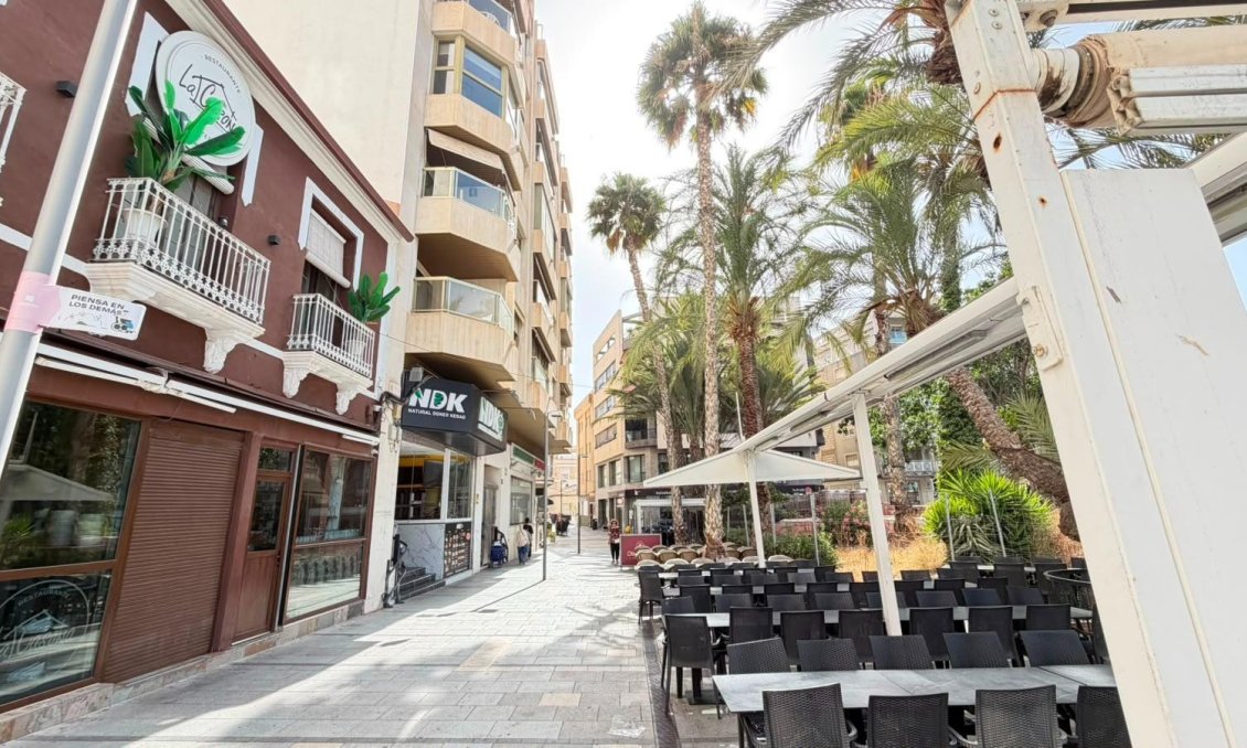 Használt Ingatlanok - Apartman -
Torrevieja - Centrum - Muelle Pesquero