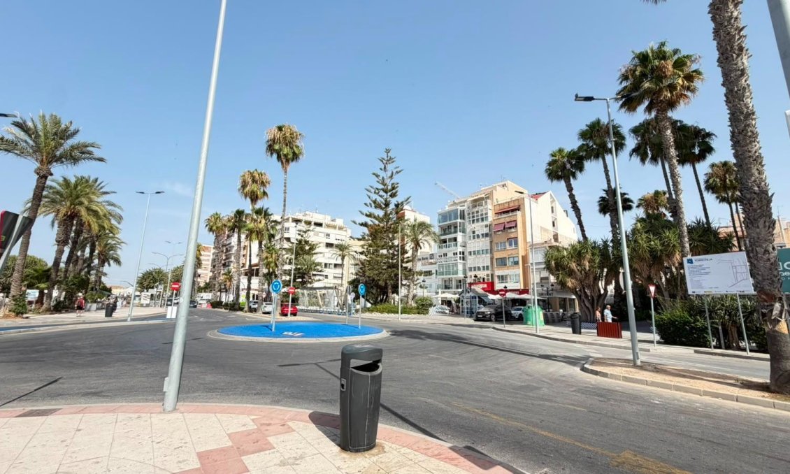 Használt Ingatlanok - Apartman -
Torrevieja - Centrum - Muelle Pesquero