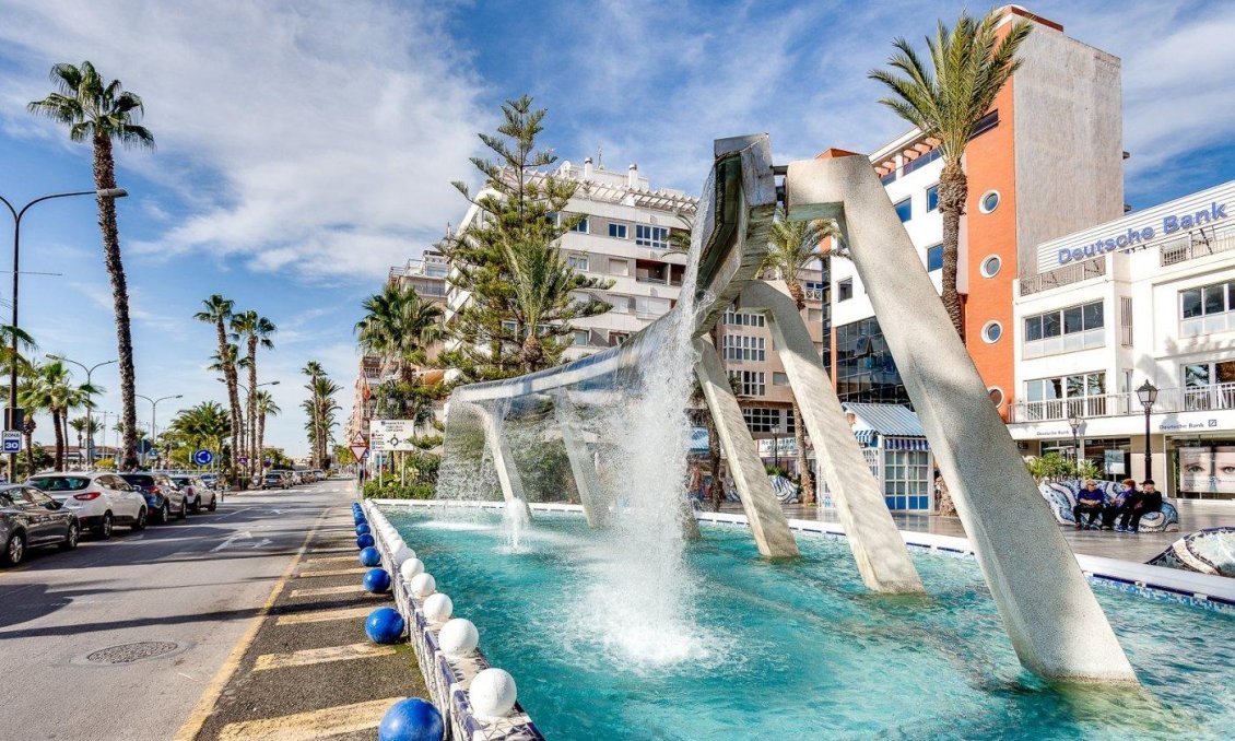 Használt Ingatlanok - Apartman -
Torrevieja - Centrum - Muelle Pesquero