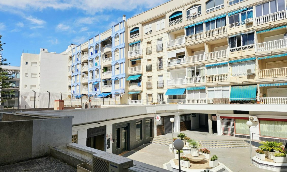Resale - Apartment -
Torrevieja - Playa de los Locos