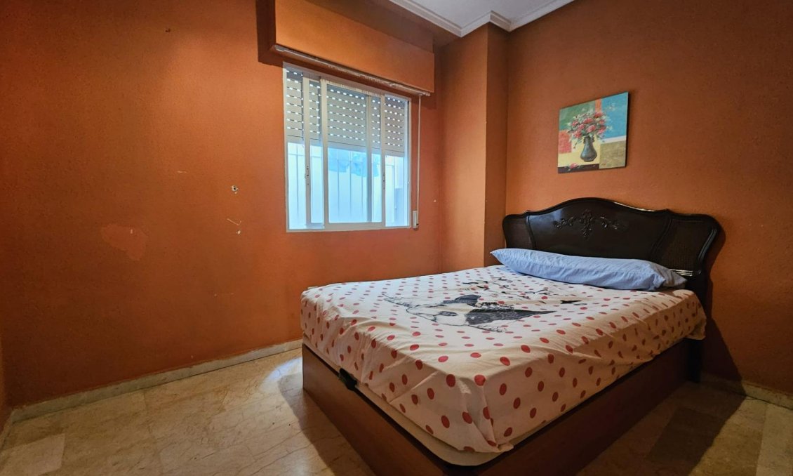 Resale - Apartment -
Torrevieja - Playa de los Locos