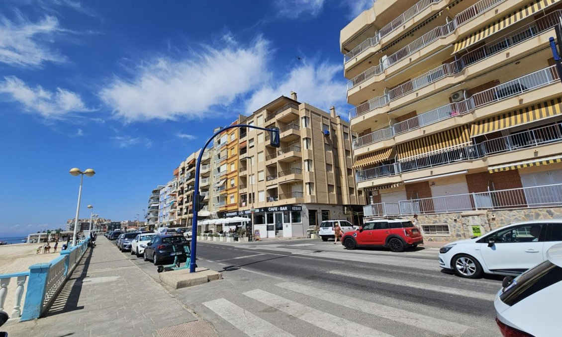 Resale - Apartment -
Torrevieja - Playa de los Locos