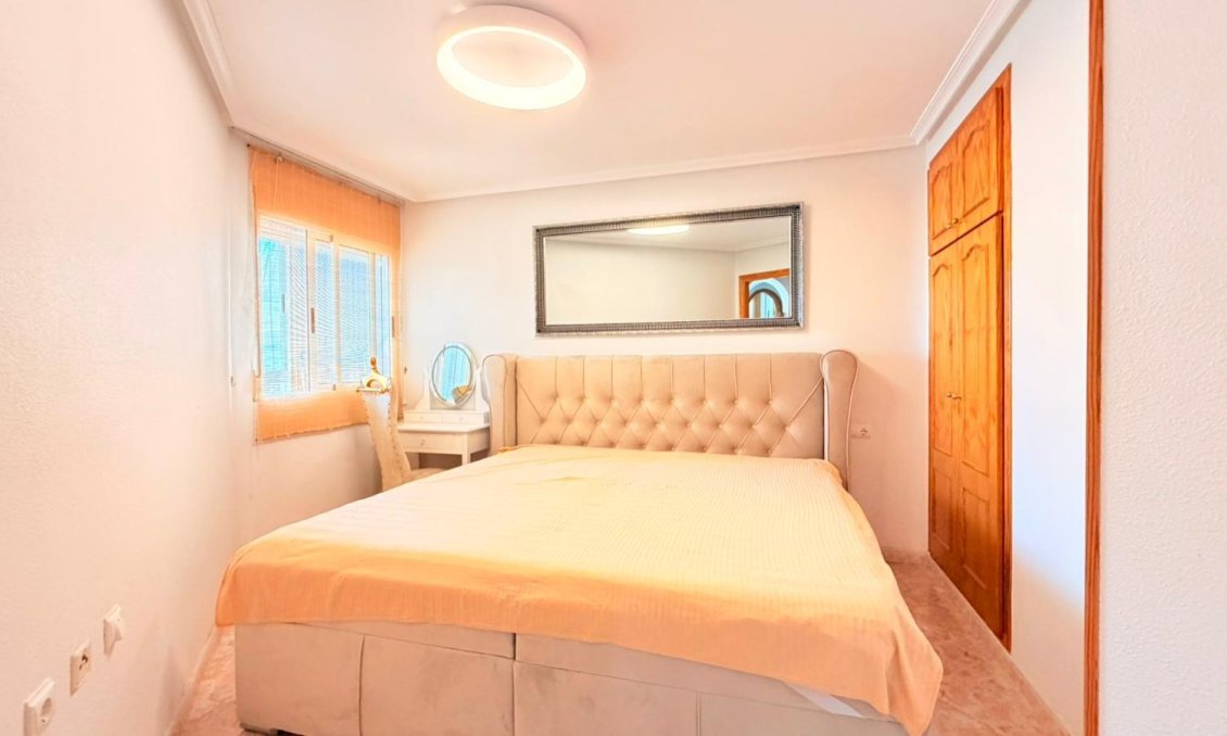 Használt Ingatlanok - Apartman -
Torrevieja - Nueva Torrevieja
