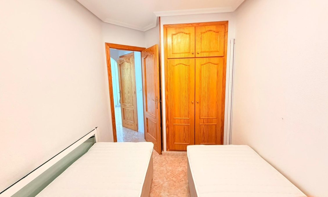 Használt Ingatlanok - Apartman -
Torrevieja - Nueva Torrevieja