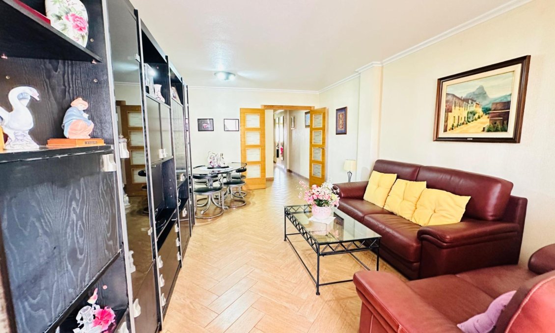 Használt Ingatlanok - Apartman -
Torrevieja - Centrum