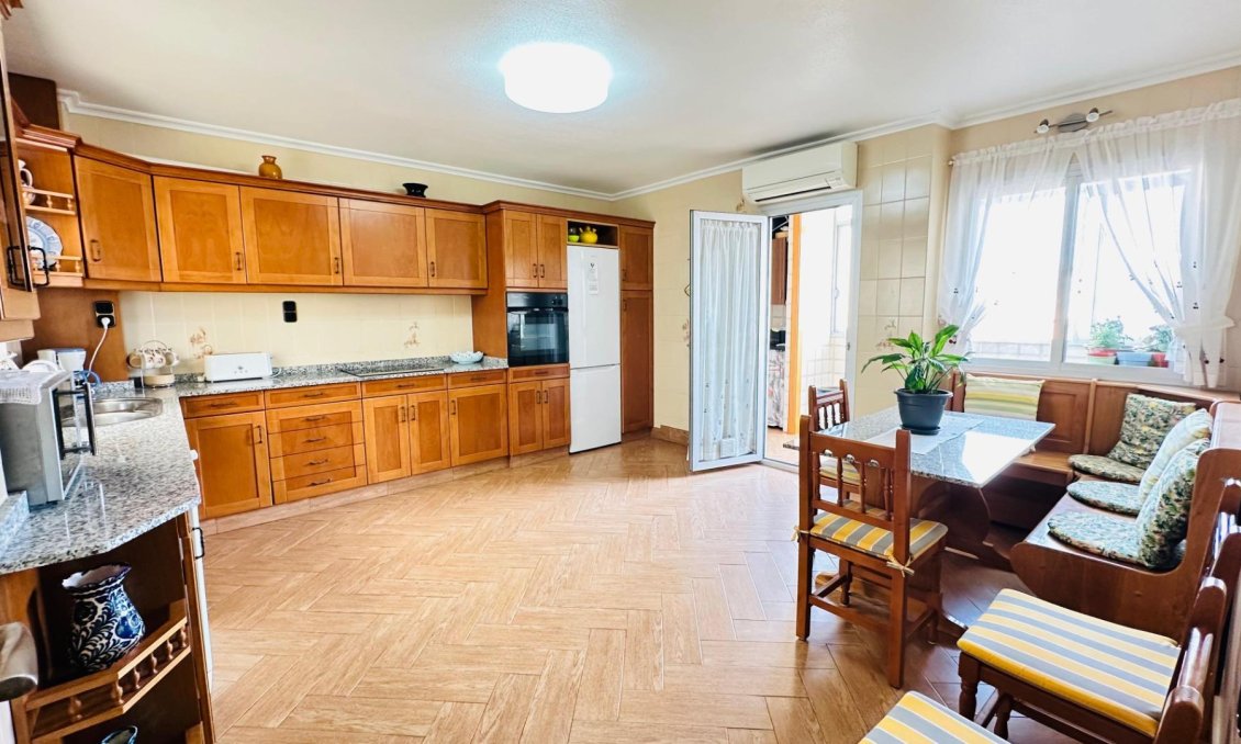 Használt Ingatlanok - Apartman -
Torrevieja - Centrum
