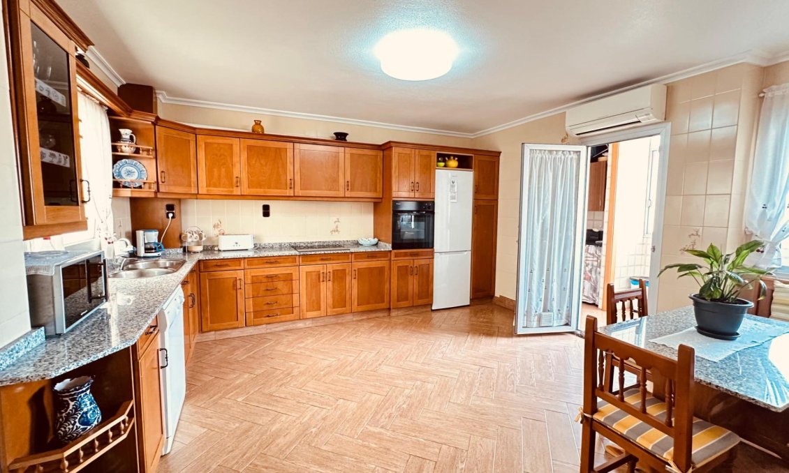 Használt Ingatlanok - Apartman -
Torrevieja - Centrum