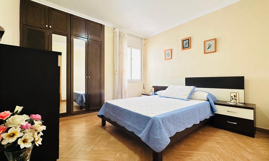 Használt Ingatlanok - Apartman -
Torrevieja - Centrum