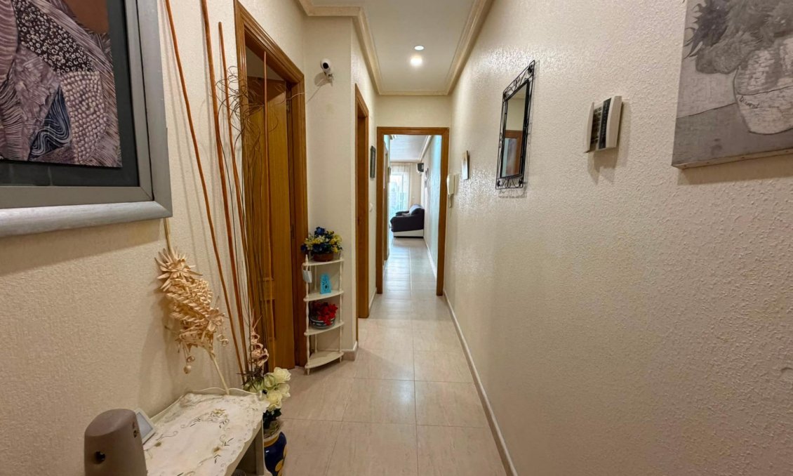 Revente - Appartement -
Torrevieja - Estacion De Autobuses