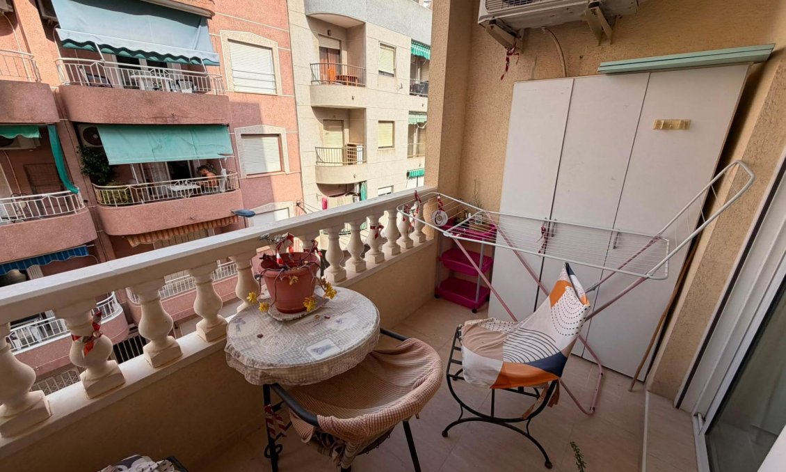 Revente - Appartement -
Torrevieja - Estacion De Autobuses
