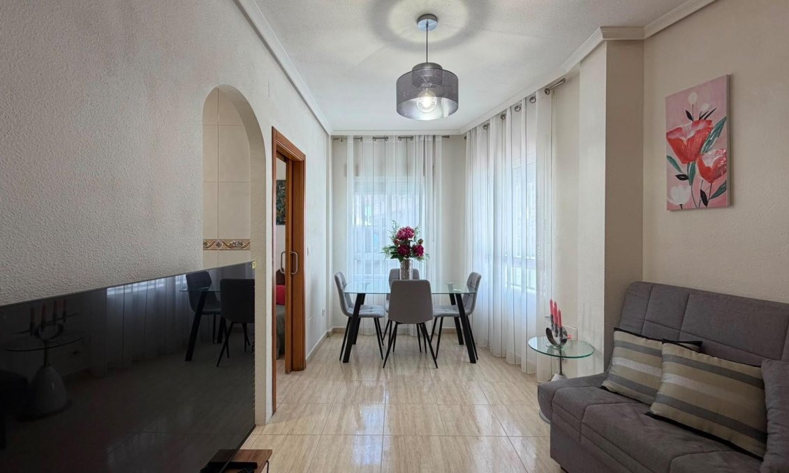 Revente - Appartement -
Torrevieja - Estacion De Autobuses