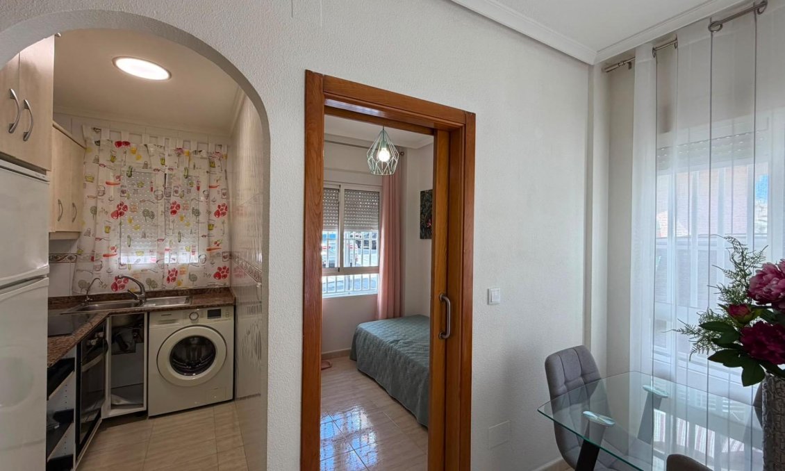 Revente - Appartement -
Torrevieja - Estacion De Autobuses