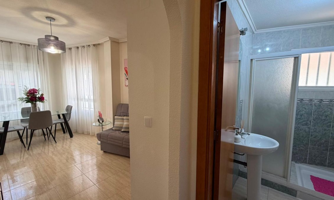 Revente - Appartement -
Torrevieja - Estacion De Autobuses