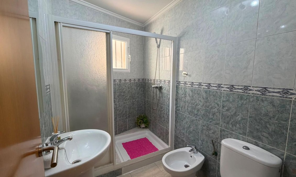 Revente - Appartement -
Torrevieja - Estacion De Autobuses