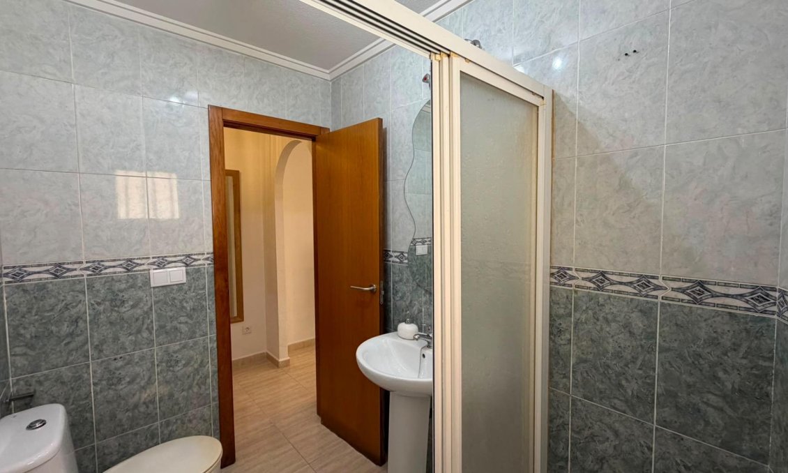Revente - Appartement -
Torrevieja - Estacion De Autobuses
