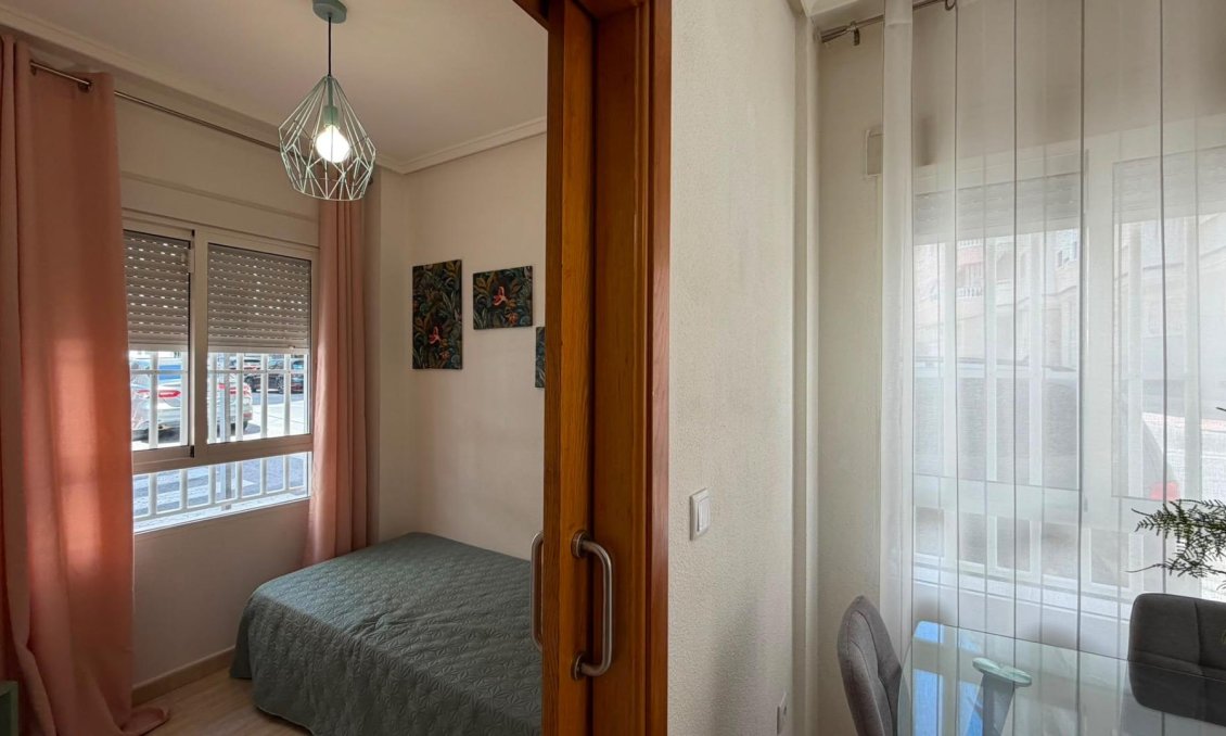 Revente - Appartement -
Torrevieja - Estacion De Autobuses