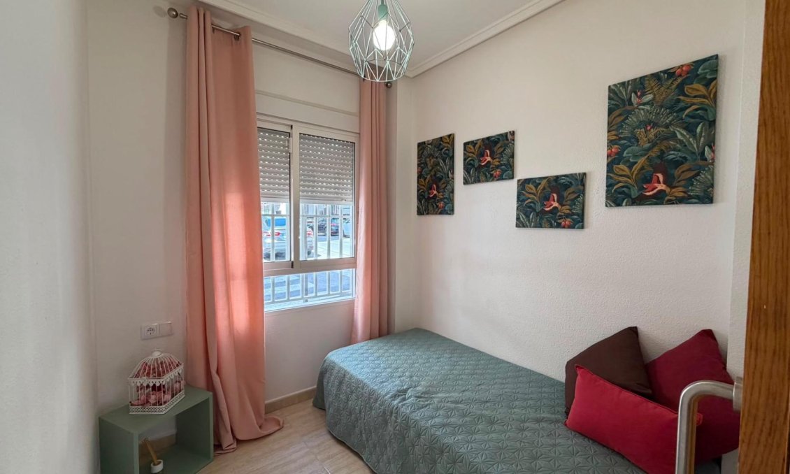 Revente - Appartement -
Torrevieja - Estacion De Autobuses