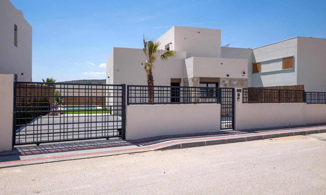 Obra nueva - Villa -
Algorfa - La Finca Golf