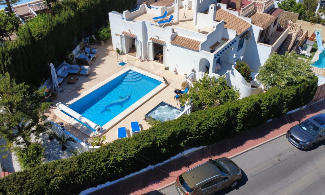 Segunda mano - Villa / Semi pareado -
Torrevieja - Los Balcones