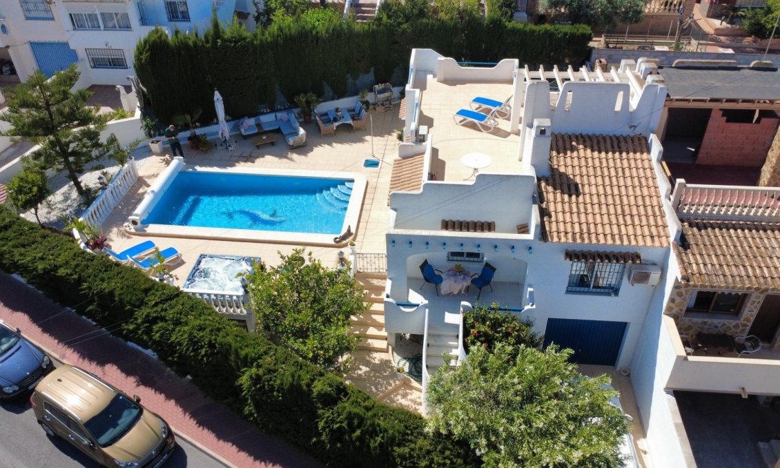 Segunda mano - Villa / Semi pareado -
Torrevieja - Los Balcones