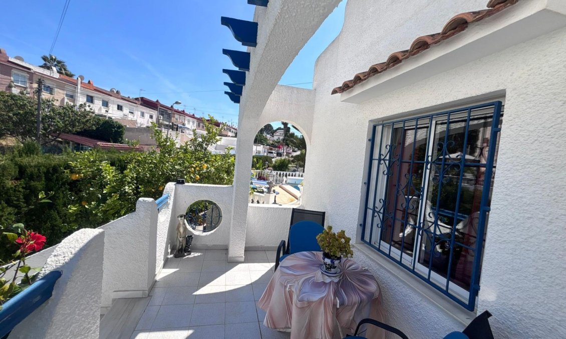 Segunda mano - Villa / Semi pareado -
Torrevieja - Los Balcones