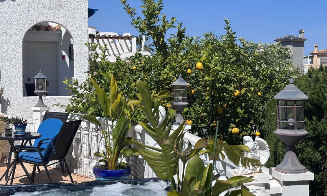 Segunda mano - Villa / Semi pareado -
Torrevieja - Los Balcones