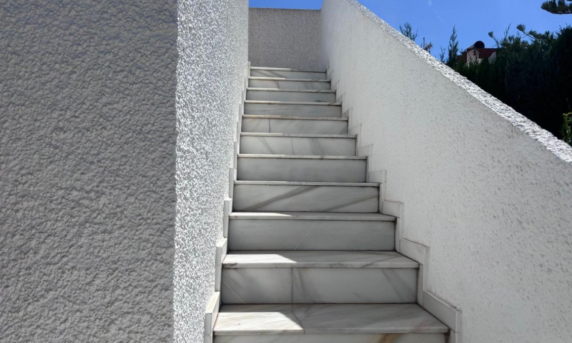Segunda mano - Villa / Semi pareado -
Torrevieja - Los Balcones