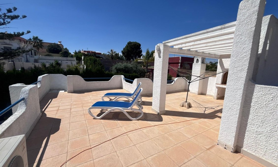 Segunda mano - Villa / Semi pareado -
Torrevieja - Los Balcones
