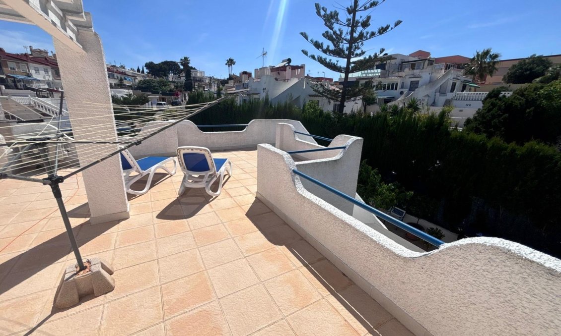 Segunda mano - Villa / Semi pareado -
Torrevieja - Los Balcones