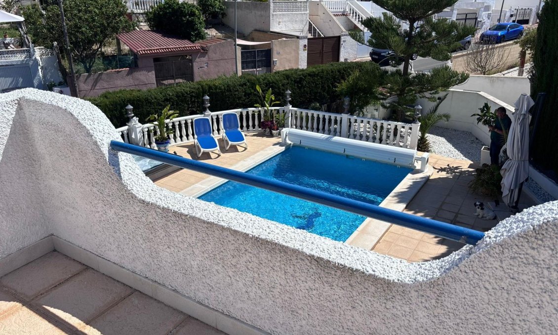 Segunda mano - Villa / Semi pareado -
Torrevieja - Los Balcones