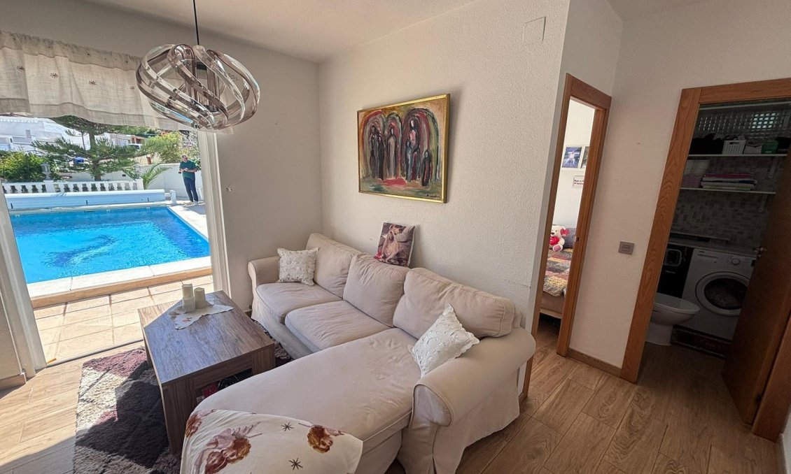 Segunda mano - Villa / Semi pareado -
Torrevieja - Los Balcones