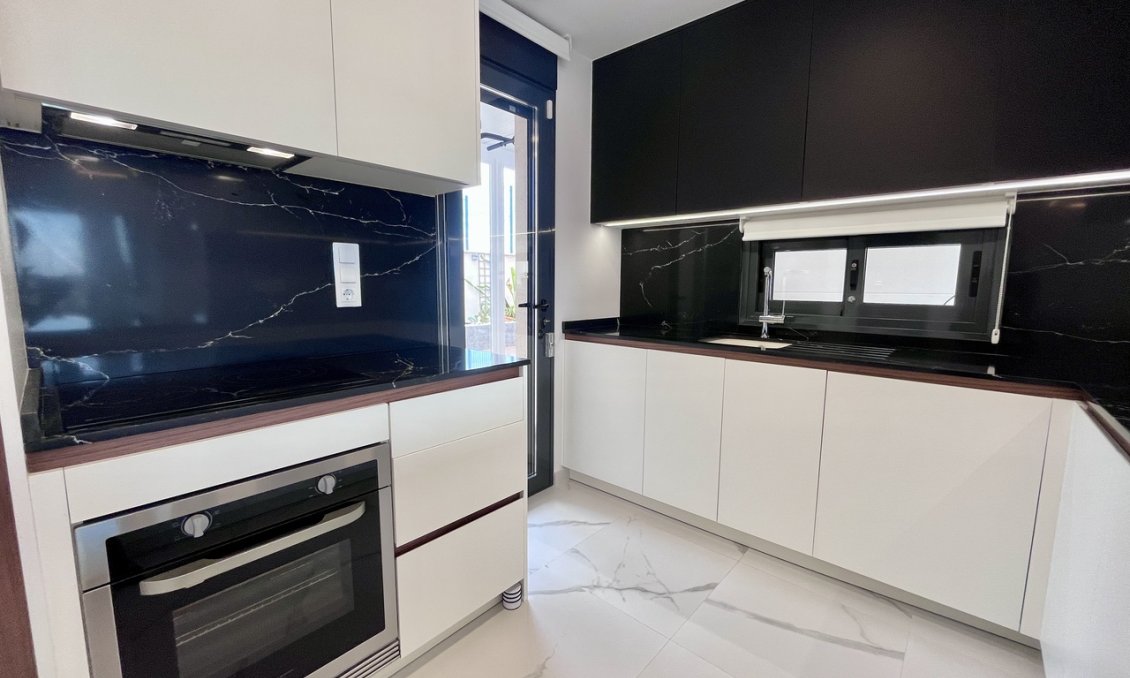Segunda mano - Apartamento -
San Miguel de Salinas - Inland