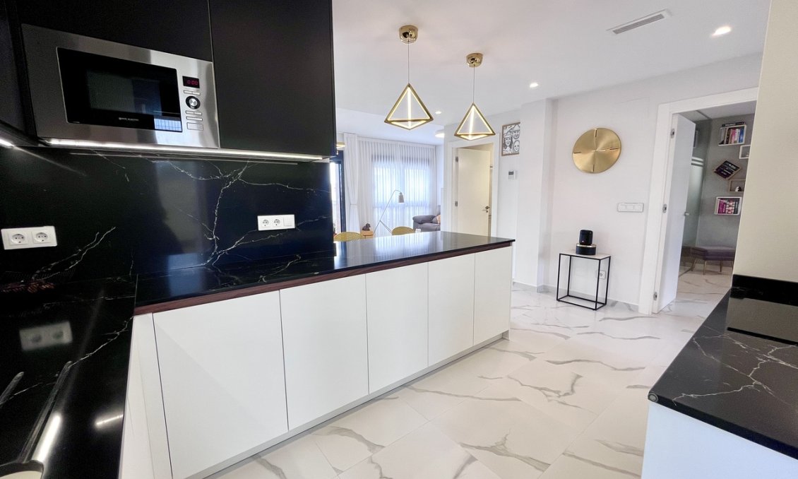 Segunda mano - Apartamento -
San Miguel de Salinas - Inland