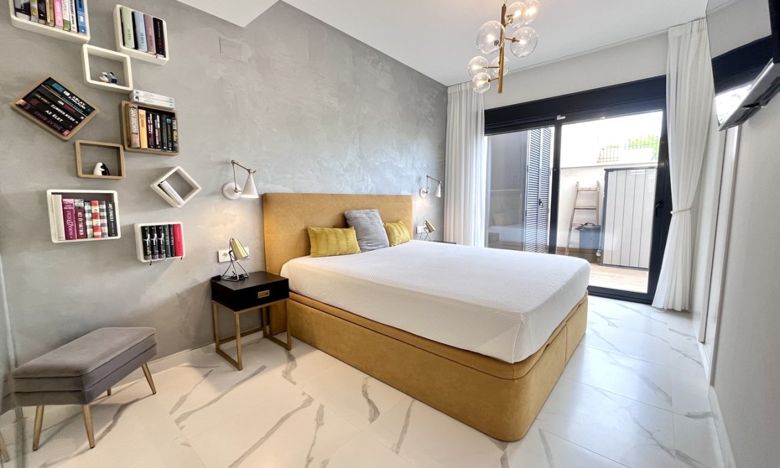 Segunda mano - Apartamento -
San Miguel de Salinas - Inland