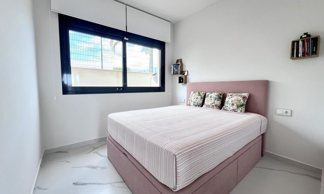Segunda mano - Apartamento -
San Miguel de Salinas - Inland