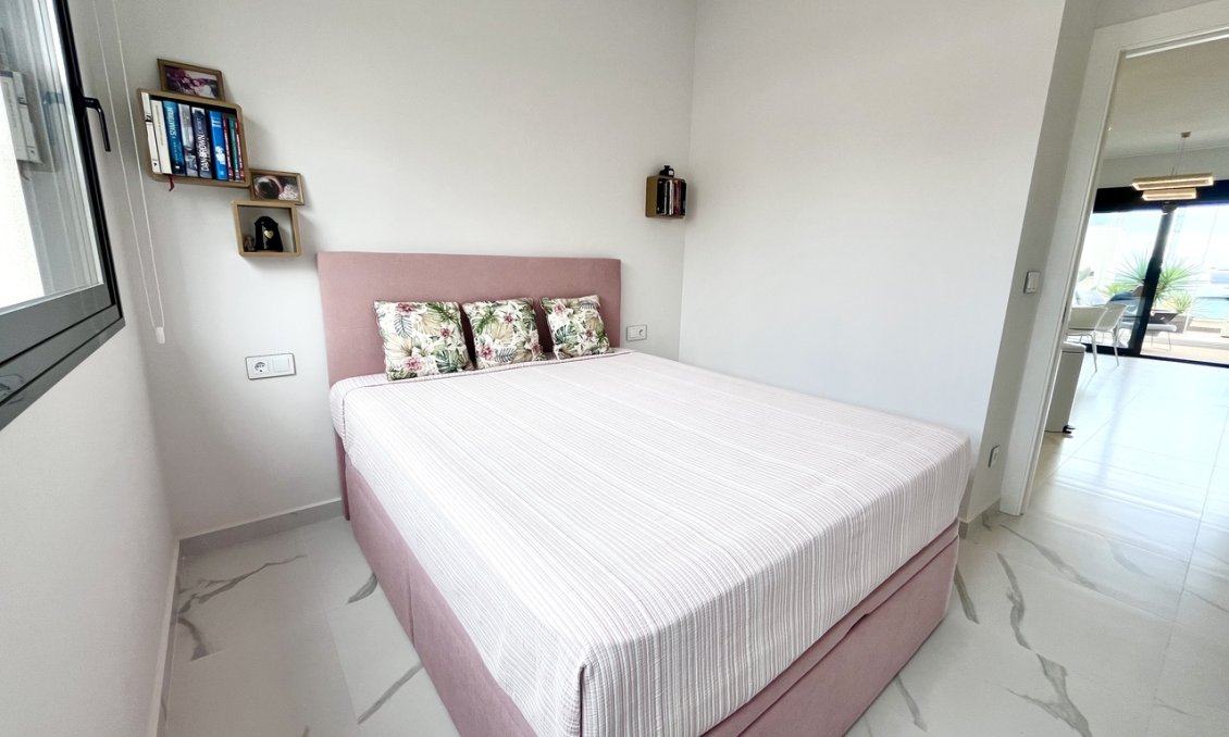 Segunda mano - Apartamento -
San Miguel de Salinas - Inland