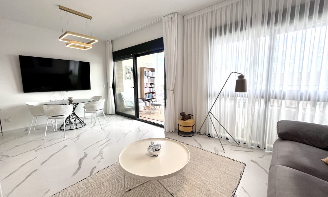 Segunda mano - Apartamento -
San Miguel de Salinas - Inland