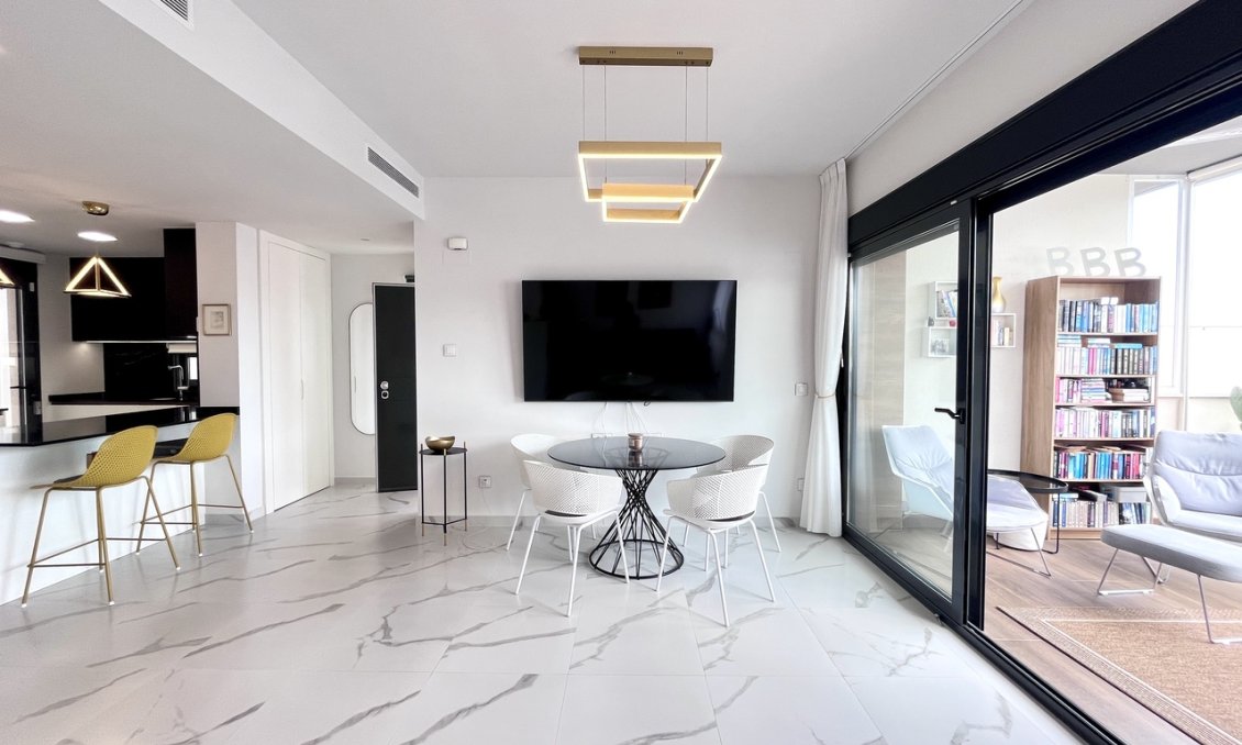 Segunda mano - Apartamento -
San Miguel de Salinas - Inland