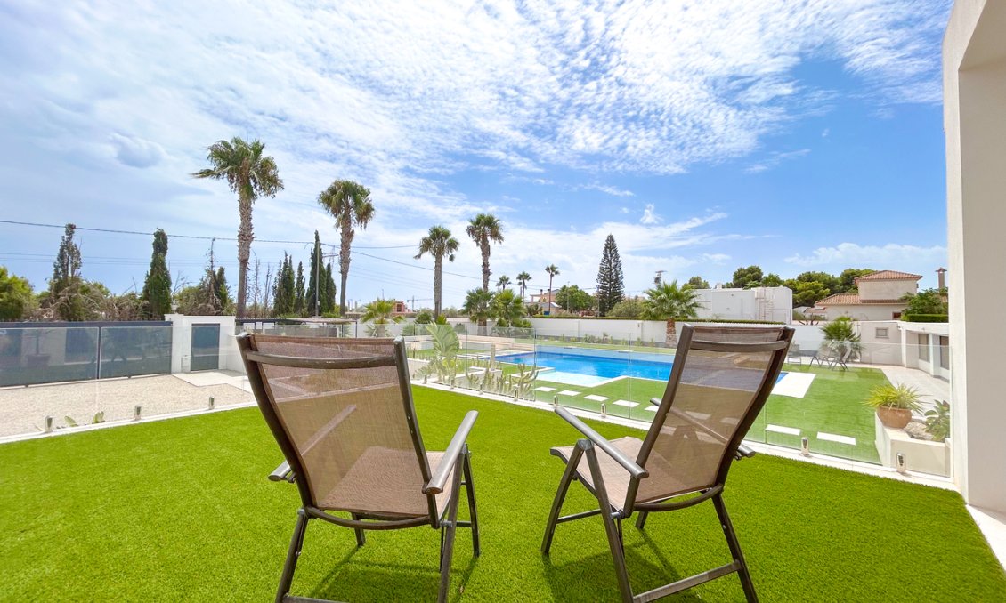 Segunda mano - Villa -
Los Montesinos - Costa Blanca