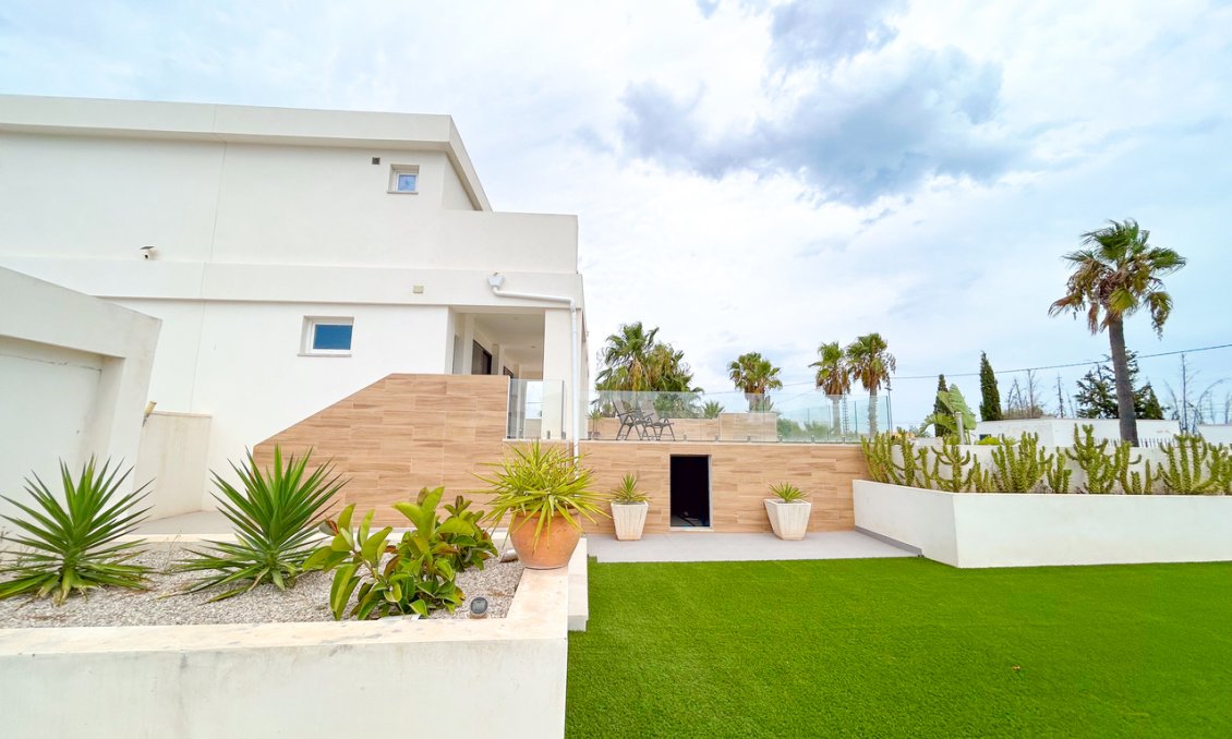 Segunda mano - Villa -
Los Montesinos - Costa Blanca