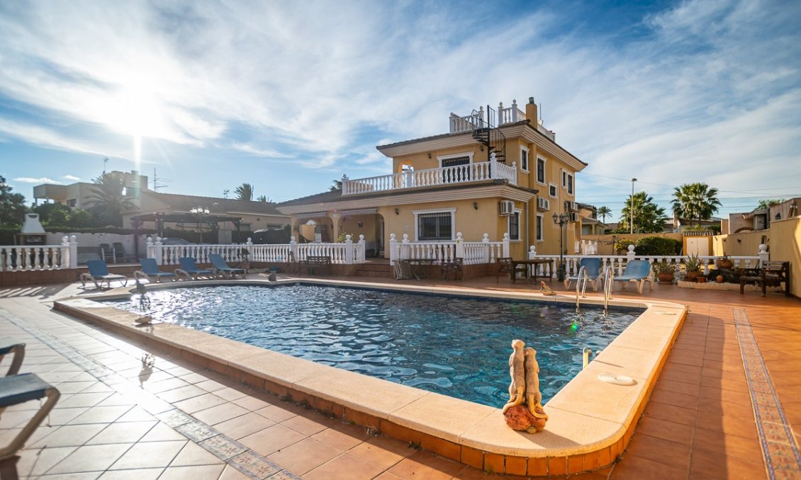 Segunda mano - Villa -
Torrevieja - Costa Blanca
