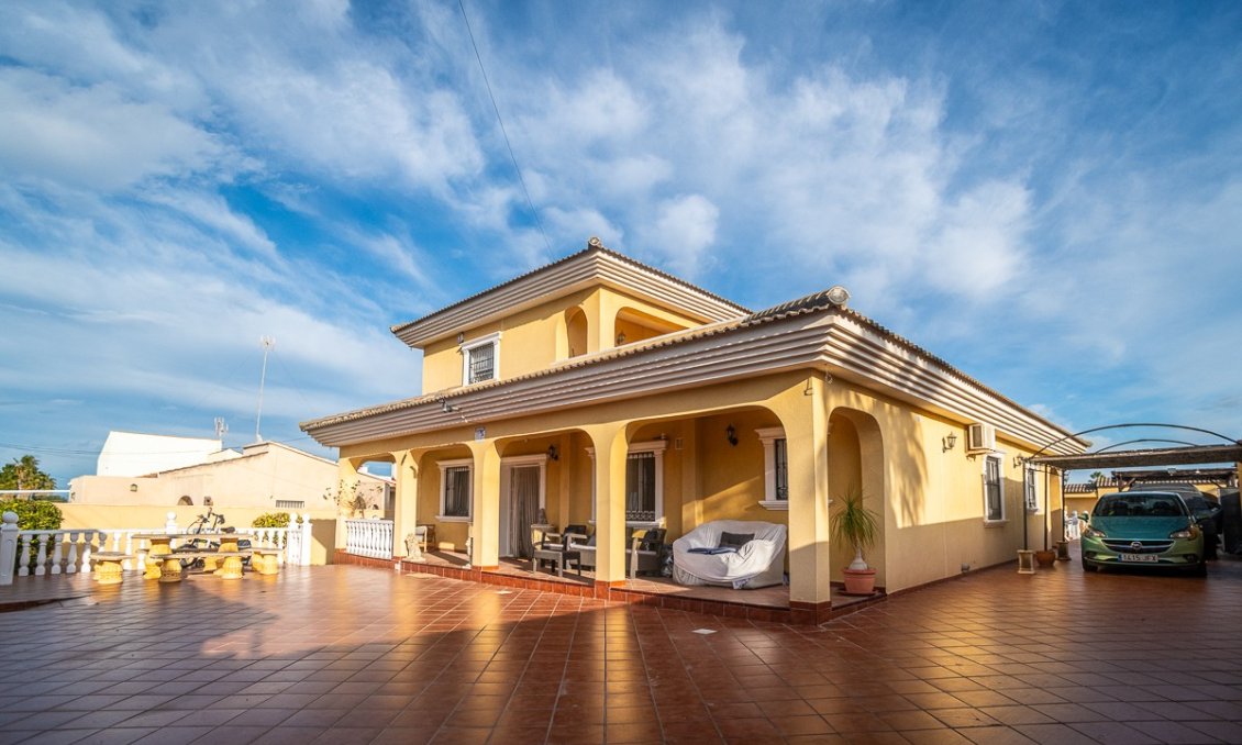 Segunda mano - Villa -
Torrevieja - Costa Blanca
