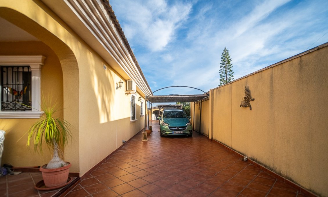 Segunda mano - Villa -
Torrevieja - Costa Blanca