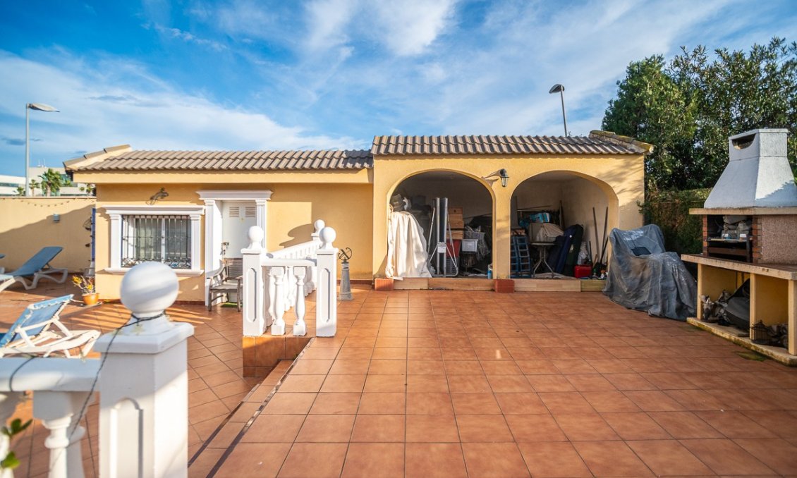 Segunda mano - Villa -
Torrevieja - Costa Blanca