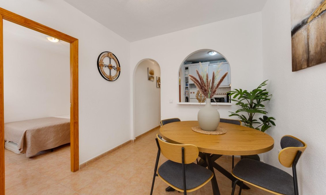 Segunda mano - Apartamento -
Torrevieja - Centro