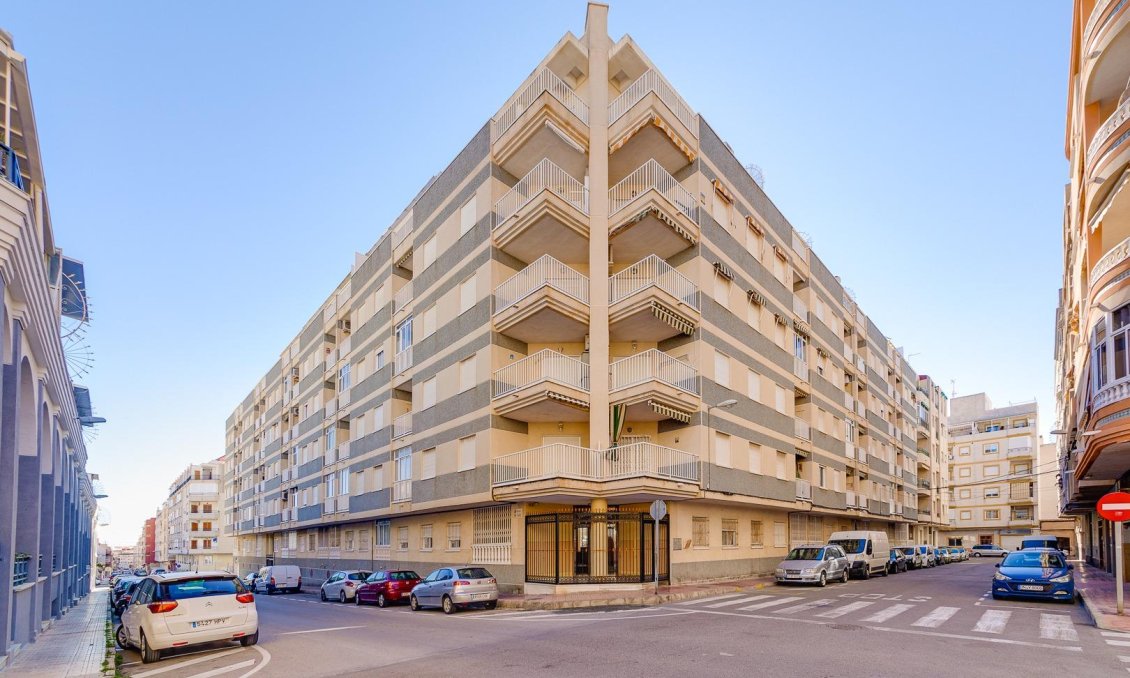 Segunda mano - Apartamento -
Torrevieja - Centro