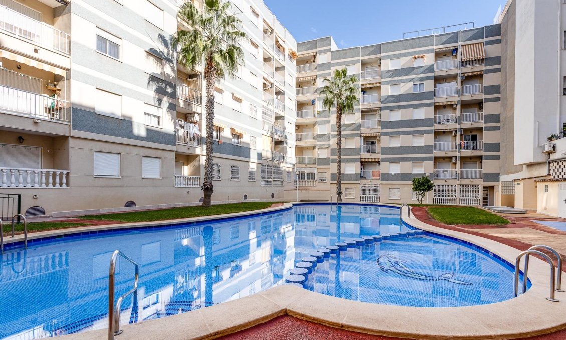 Segunda mano - Apartamento -
Torrevieja - Centro