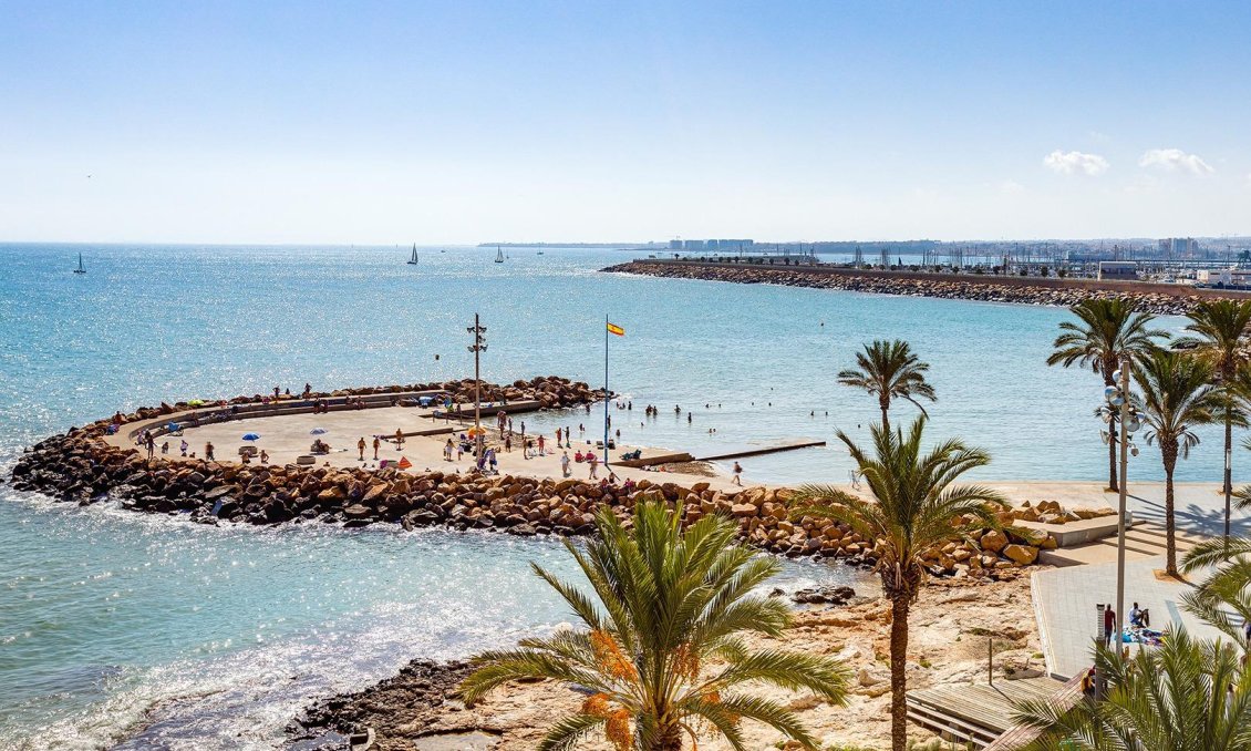 Segunda mano - Apartamento -
Torrevieja - Centro